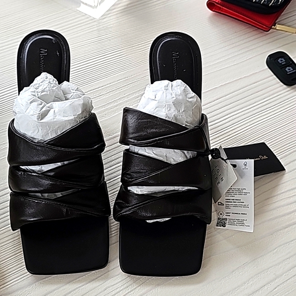 NWT Calf leather Heeled Sandal